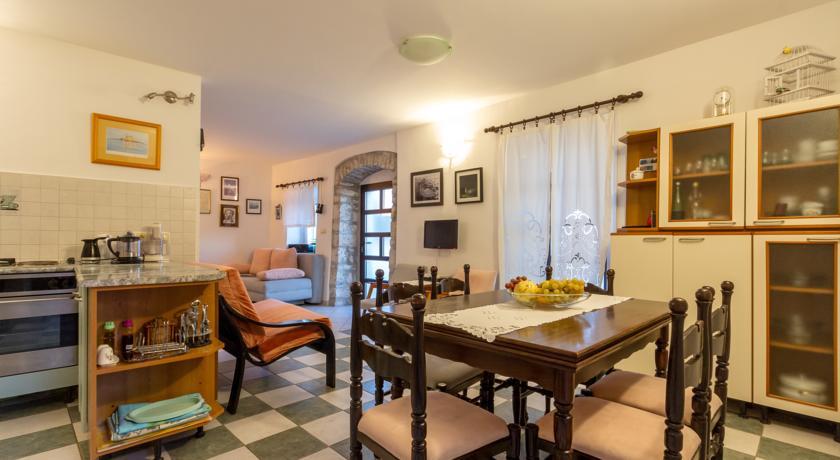 לוקבה Apartment Old Stone House חדר תמונה